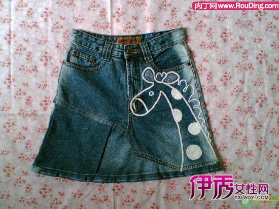 <em>旧牛仔裤</em>改造漂亮可爱的裙子DIY<em>教程</em>_创意DIV