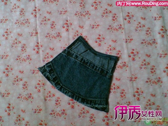 <em>旧牛仔裤</em>改造漂亮可爱的裙子DIY<em>教程</em>_创意DIV