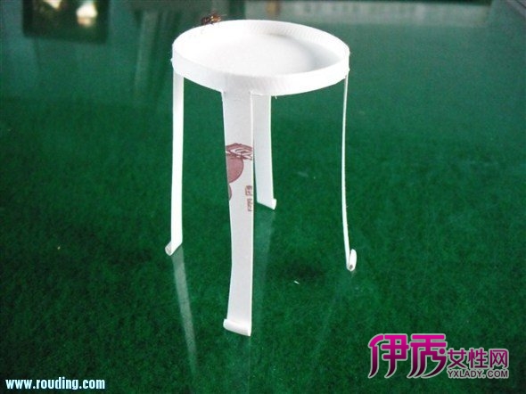 一次性纸杯做凳子:用纸杯制作田园小装饰_创意