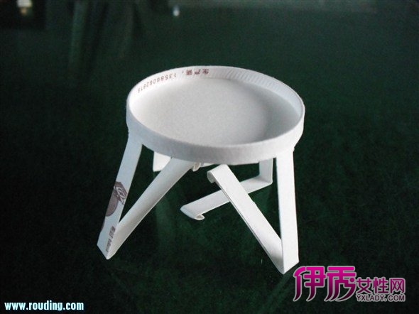 一次性纸杯做凳子:用纸杯制作田园小装饰_创意