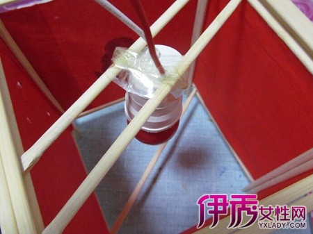【用一次性筷子做灯笼】【图】利用一次性筷子