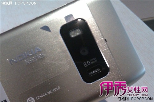 看起来很N8!移动定制诺基亚T7谍照现_数码产