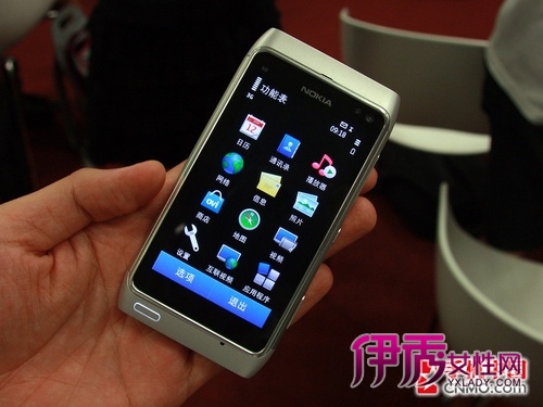 变革之作 Symbian^3系统诺基亚N8真机赏_数码