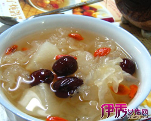 【冰糖梨水的做法】【图】掌握冰糖梨水的做法 让你煮出生津止渴的甜品_伊秀美食|yxlady.com