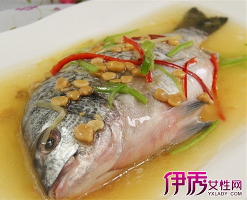 【清蒸鲫鱼的家常做法】【图】详解清蒸鲫鱼的