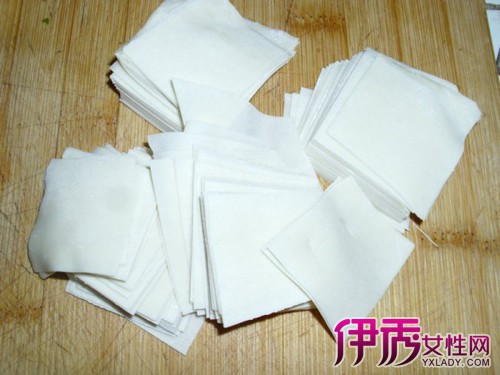 【云吞皮】【图】云吞皮怎么和? 几步教你快速做出面皮(3)_伊秀美食|yxlady.com