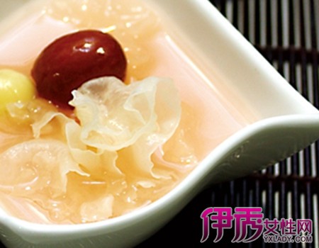 【莲子银耳红枣汤功效】【图】莲子银耳红枣汤