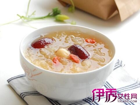 【莲子银耳红枣粥】【图】莲子银耳红枣粥的做法 最家常的让你瞬间学会(3)_伊秀美食|yxlady.com