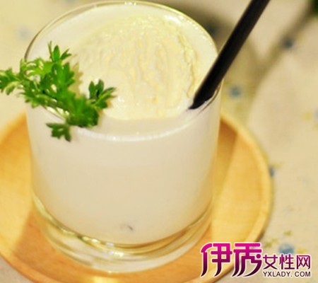 【香蕉牛奶汁】【图】香蕉牛奶汁做法 为你分析它的功效_伊秀美食|yxlady.com