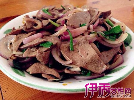 【猪肝炒洋葱的做法】【图】家常美味猪肝炒洋葱的做法 简单易上手(2)_伊秀美食|yxlady.com