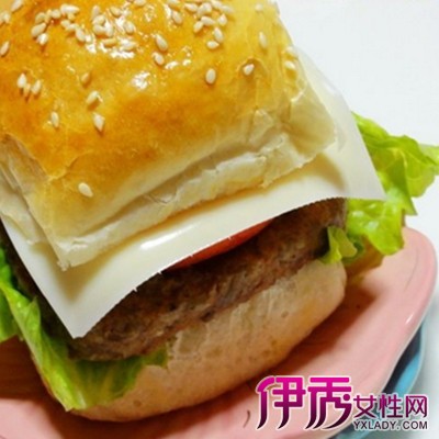 【自制汉堡包的做法大全】【图】自制汉堡包的做法大全展示 3种方法教你做出美味汉堡(3)_伊秀美食|yxlady.com