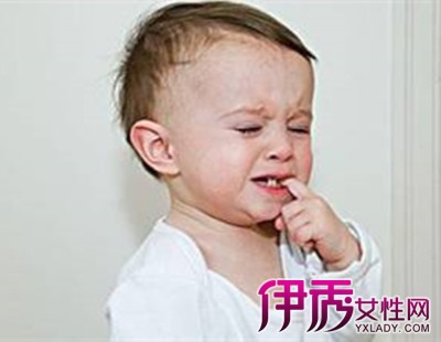 宝宝长牙齿发烧怎么办|life.yxlady.com