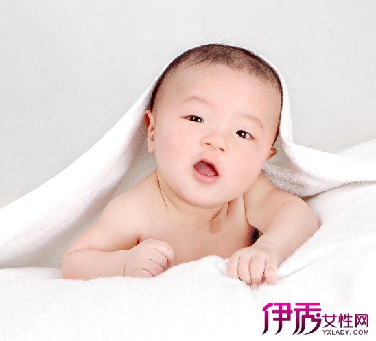 婴儿刚出生吃什么|life.yxlady.com