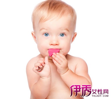 5个月宝宝长牙发烧|life.yxlady.com