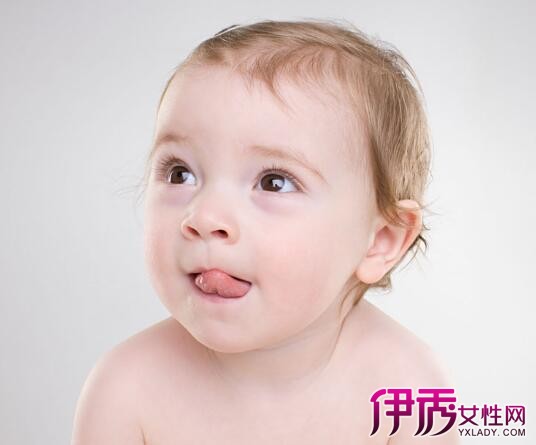 一个月婴儿吐舌头怎么回事|life.yxlady.com