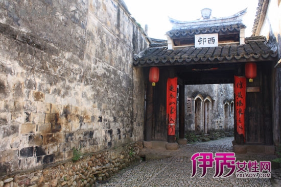 睛画法,街拍紧身裤露沟美女,先锋音乐他也撸,可