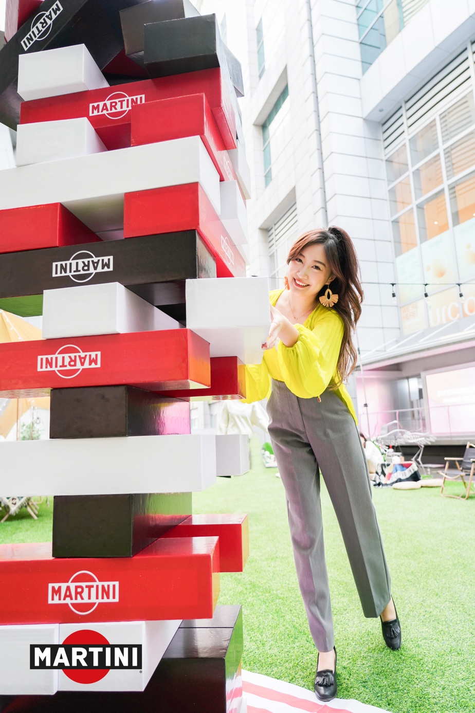 Ů��վ�ڲݵ��� �жȿ��Ŷ��������Զ�����